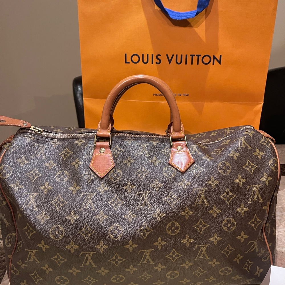 Authentic Louis Vuitton SPEEDY 40 - Picture 13 of 16
